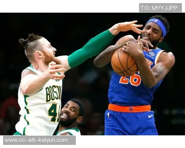 文班表现惊艳砍下21分6板3帽马祖拉称其为防守端的特别天才